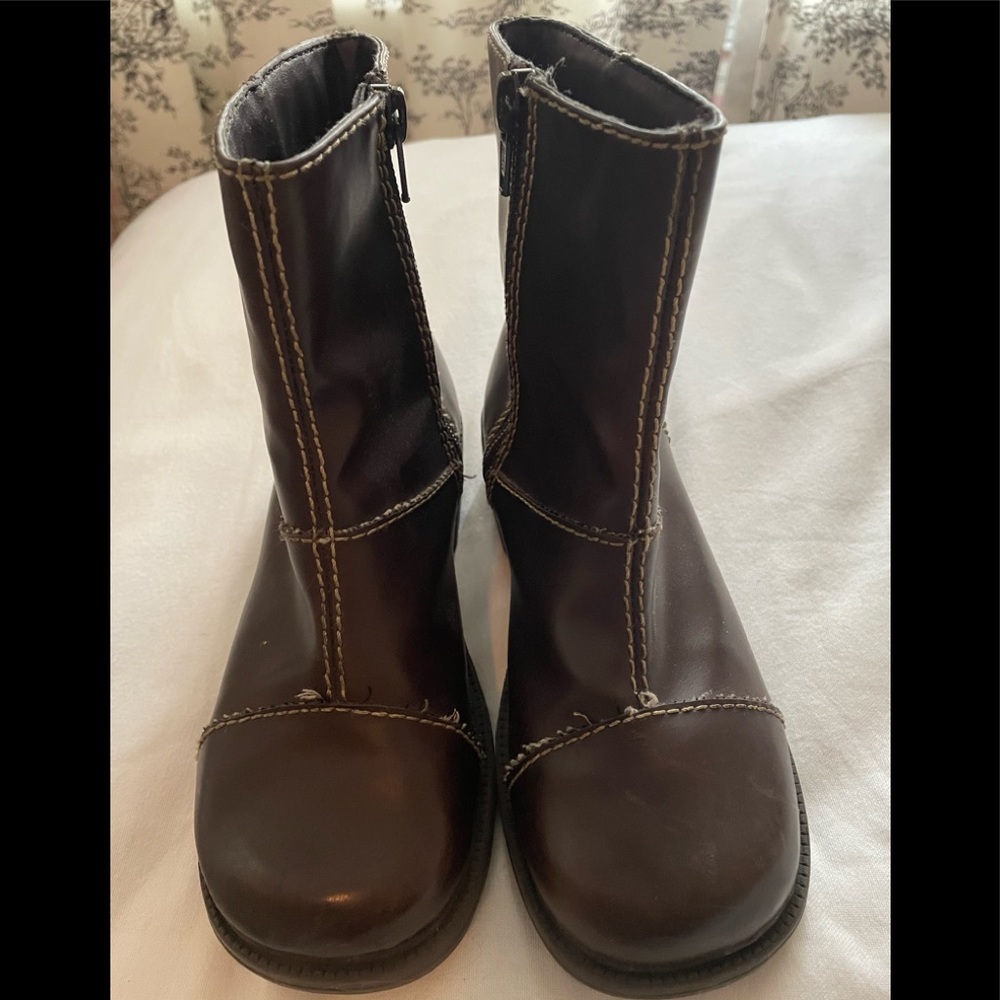 Brown kids boots